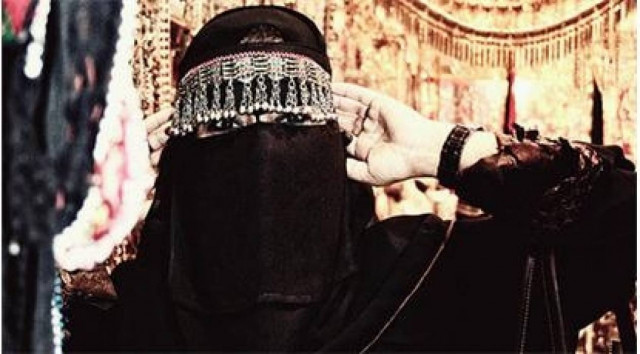 Θα πληρώσει πρόστιμο 8.000 δολάρια επειδή δήλωσε ότι ήταν... παρθένα!