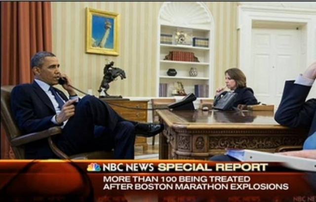 Η στιγμή που ο Ομπάμα ενημερώνεται για τις εκρήξεις στη Βοστώνη