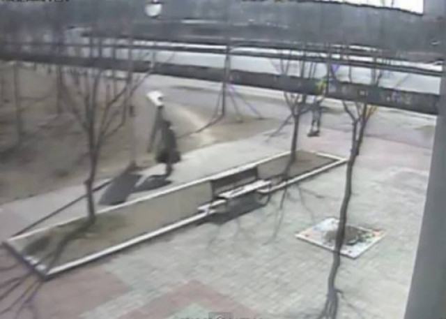 Απίστευτο βίντεο: Όσκαρ ατυχίας - Της ήρθε ο ουρανός στο κεφάλι!