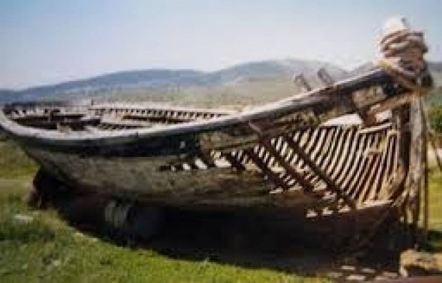 Bόλος: Στις φλόγες καΐκι στην περιοχή των Καλών Νερών