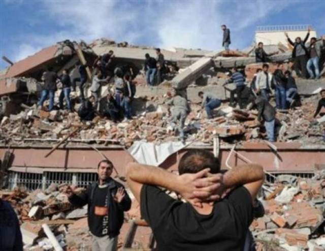 Στο πλευρό του Ιράν οι ΗΠΑ- Στέλνουν ανθρωπιστική βοήθεια