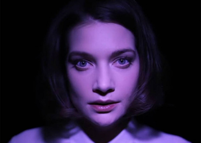 Βίντεο: Πως αλλάζει ολοκληρωτικά ένα πρόσωπο ανάλογα με τον φωτισμό