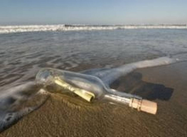 Το μήνυμα σε μπουκάλι που της είχε στείλει έφτασε 28 χρόνια μετά!