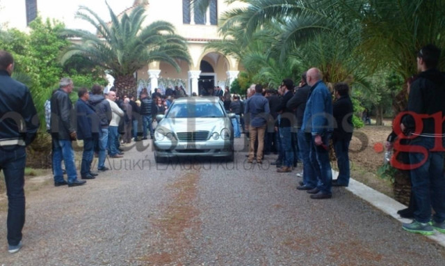 Πάτρα: Το τελευταίο «αντίο» στον αδικοχαμένο Κώστα (pics)