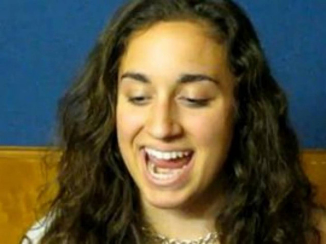 Βίντεο: Η κοπέλα-ζωολογικός κήπος!