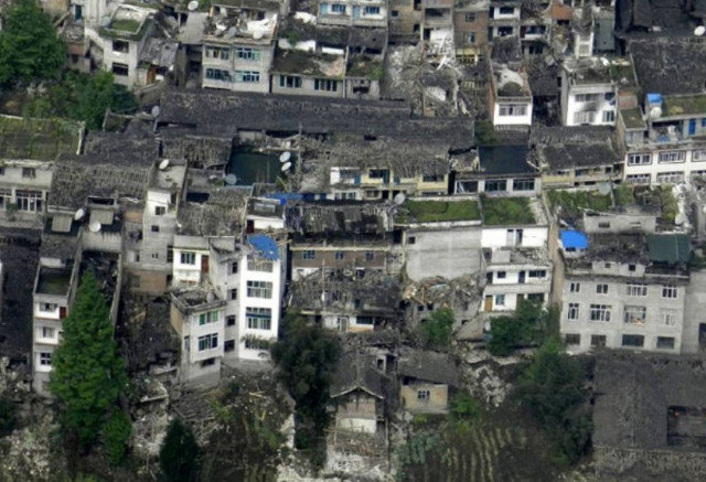 Κίνα: Δεκάδες νεκροί από το σεισμό των 6,6 Ρίχτερ