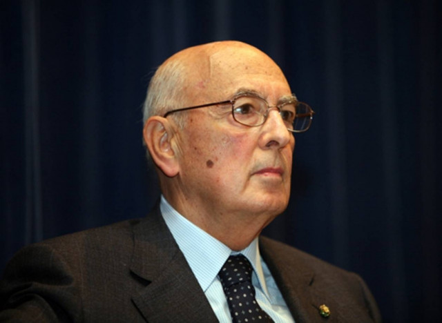 Δέχεται να επανεκλεγεί στην προεδρία της Ιταλίας ο Ναπολιτάνο
