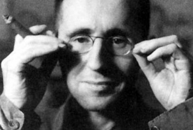 «Γενιές Σημαδεμένες»: Μπέρτολντ Μπρεχτ σε ροκ εκτέλεση