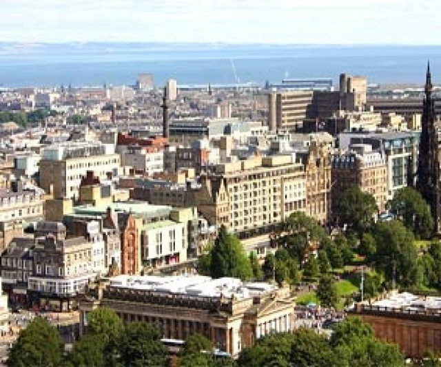 Τζ. Όσμπορν: Μια ανεξάρτητη Σκωτία δεν θα μπορούσε να κρατήσει τη λίρα