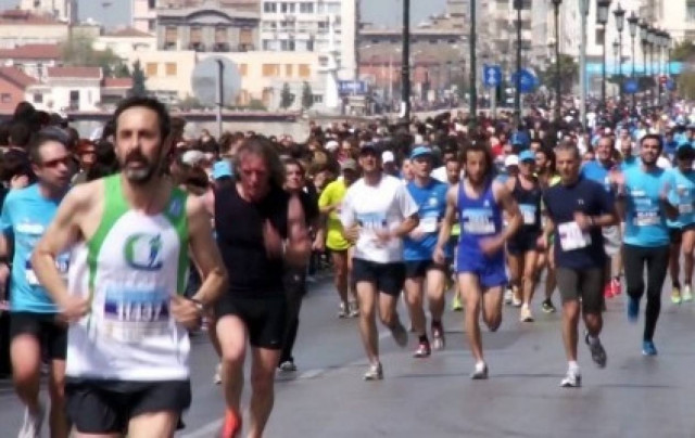 Θεσσαλονίκη: Σε εξέλιξη ο 8ος διεθνής μαραθώνιος «Μέγας Αλέξανδρος»