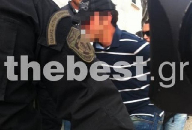 ΤΩΡΑ: Στον ανακριτή οι πιστολέρο της Μανωλάδας