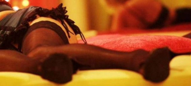 Λάρισα: Εξέδιδε την 35χρονη φίλη του