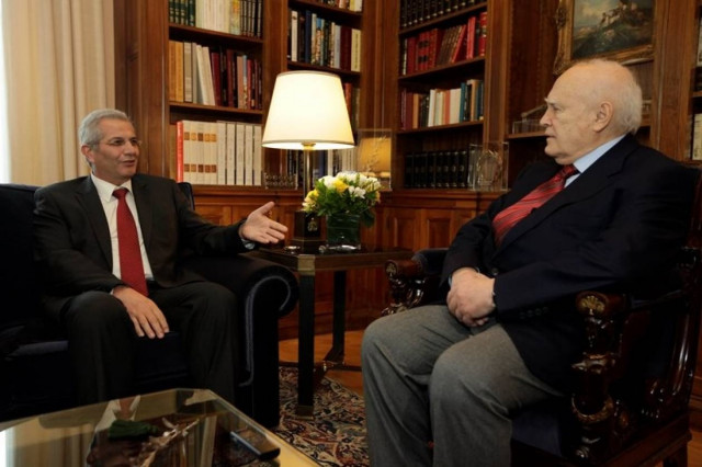 Κυπριανού σε Παπούλια: Τα πράγματα είναι άσχημα