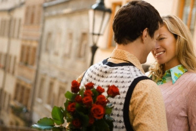 Και όμως... Οι άντρες ερωτεύονται με την πρώτη ματιά!