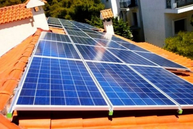 Έρχεται τσουχτερό χαράτσι για τα φωτοβολταϊκά