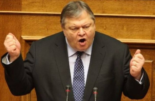 Ο Βενιζέλος «απαιτεί» μείωση του ΦΠΑ στην εστίαση