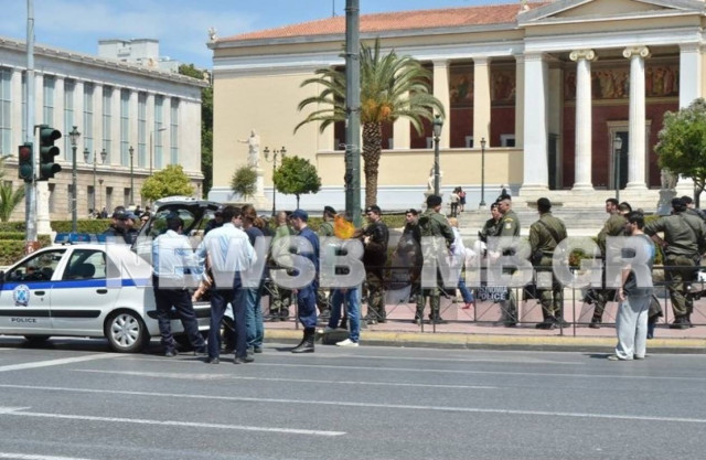 Πάνω από 50 προσαγωγές αντεξουσιαστών στα Προπύλαια (pics-vid)
