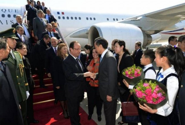 Στην Κίνα ο Φρανσουά Ολάντ