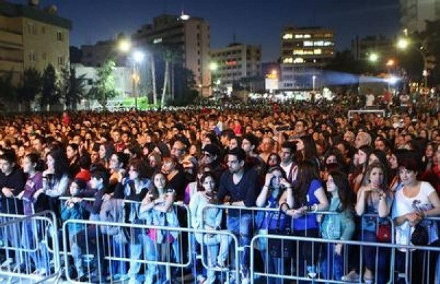 Πλήθος και πάθος στη συναυλία αλληλεγγύης στη Λεμεσό