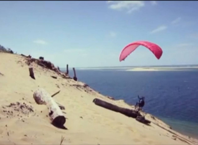 Το ιπτάμενο τσίρκο της Γαλλίας που κόβει την ανάσα! (vid)