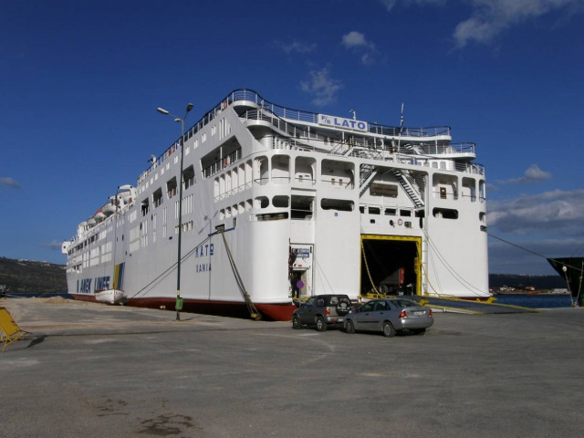 Τραυματισμός 73χρονου σε επιβατικό πλοίο