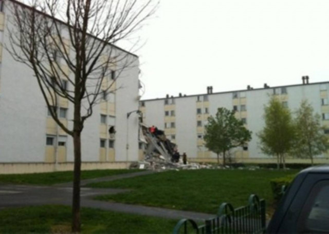 Δύο νεκροί και εννέα τραυματίες από έκρηξη σε πολυκατοικία