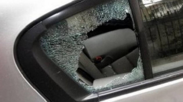 ‘Έκαναν πλάκα… σπάζοντας αυτοκίνητα!