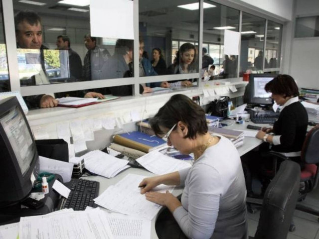 Ποιοι απολύονται από το Δημόσιο