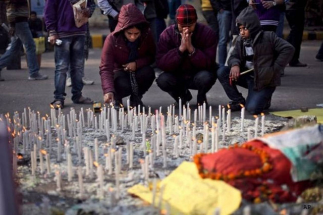 Πέθανε το 4χρονο κοριτσάκι που βίασαν στην Ινδία