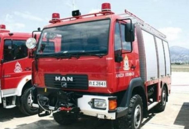 Φωτιά κοντά σε βενζινάδικο στην Πάτρα