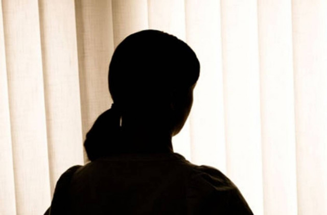 Ανάγκασε την 14χρονη κόρη να μείνει έγκυος γιατί ήθελε κι άλλο παιδί