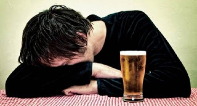 Το ήξερες; Γιατί γινόμαστε συναισθηματικοί όταν πίνουμε;