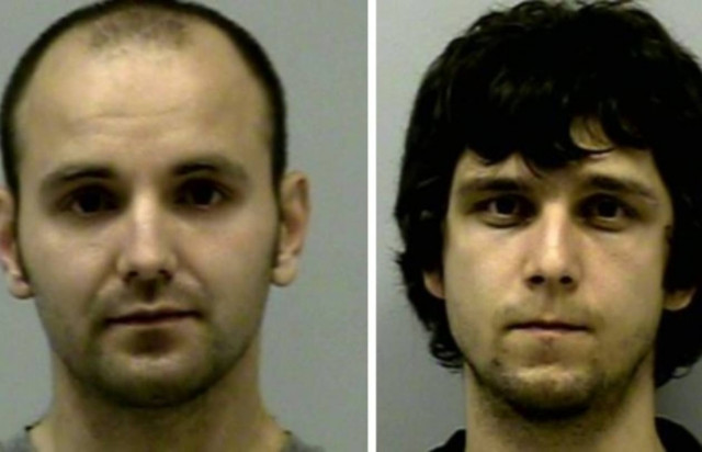 Ματάκηδες έπεσαν από το ταβάνι σε γυναικείες τουαλέτες!