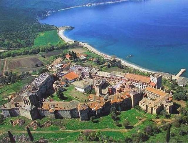 H μονή Βατοπεδίου έχει αποφυλακίσει 1.118 κρατουμένους