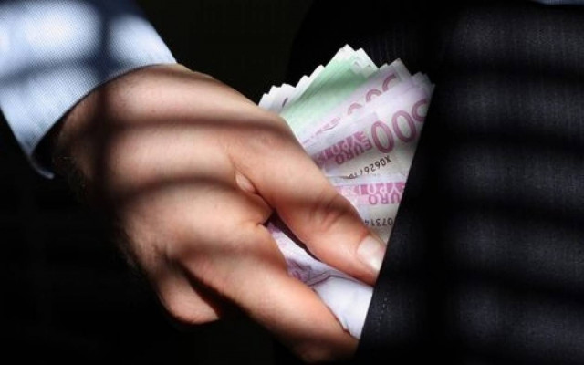 Υπαλληλος υπεξαίρεσε 21.000€ από το ταμείο του ΙΚΑ