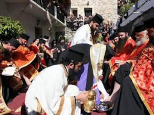 Συγκινητική η τελετή του Νιπτήρος στην Ι.Μ. Βαρσών Μαντινείας