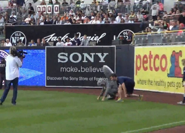 Βίντεο: Ο γρηγορότερος ανθρώπινος... σκίουρος του κόσμου!