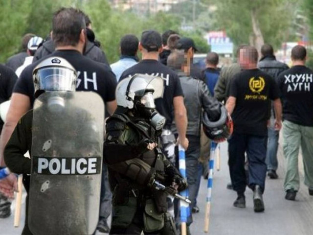 Τώρα: Επεισόδια μεταξύ μελών της Χρυσής Αυγής και δυνάμεων των ΜΑΤ