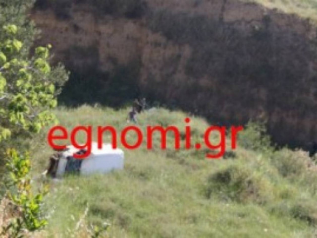 Εφιάλτης στην Ερέτρια:Τον λήστεψαν και πέταξαν το φορτηγάκι στο γκρεμό