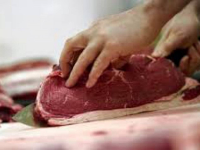 Πάτρα: Στα σκουπίδια 20 κιλά κρέας για τους απόρους