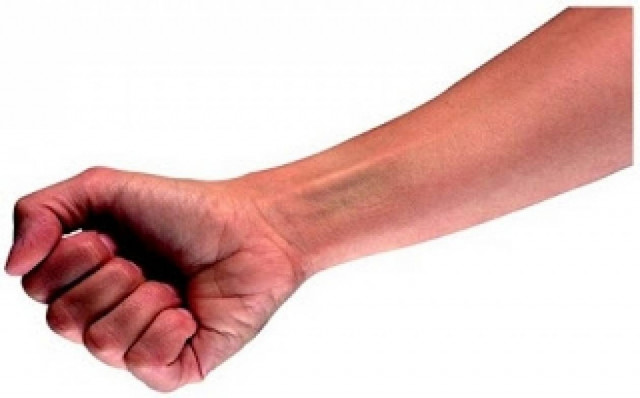 Το ήξερες; Δείτε τι γίνεται όταν σφίγγουμε τις γροθιές μας!