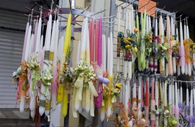 Δείτε το εορταστικό ωράριο των καταστημάτων