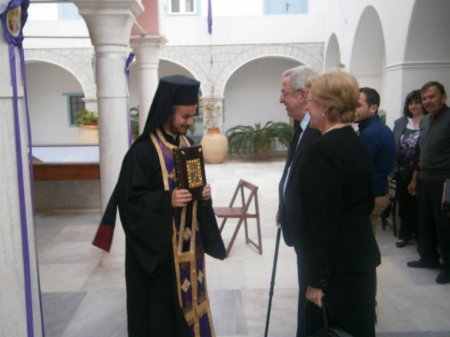 Στις Σπέτσες Κωνσταντίνος και Άννα – Μαρία.