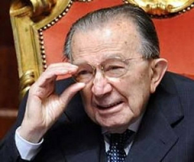 Ιταλία: Έφυγε από τη ζωή ο πρώην πρωθυπουργός Τζούλιο Αντρεότι