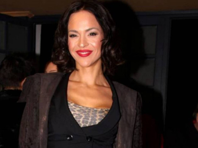 Καρρά: H επιθυμία της να κάνει παιδί και η κουμπαριά