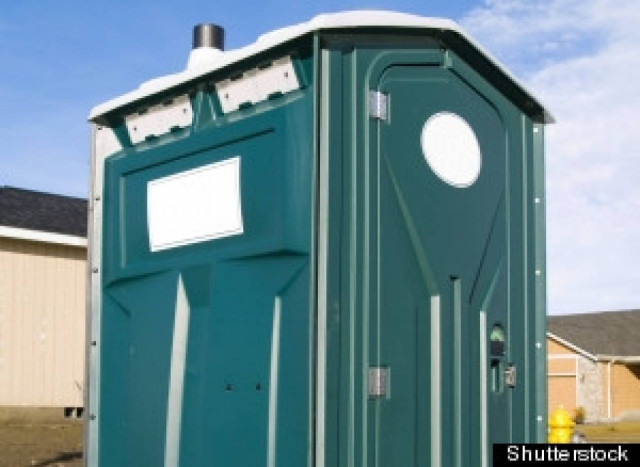 Την ώρα που πήγαινε στο σχολείο έπεσε από το πουθενά πάνω της μια...