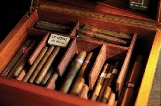 Απίστευτο! 10.000 ευρώ πλήρωσε ο Δήμος Ρόδου για πούρα!