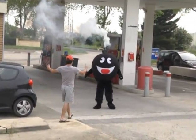 Βίντεο: Βόμβα! Η νέα φάρσα Rémi Gaillard