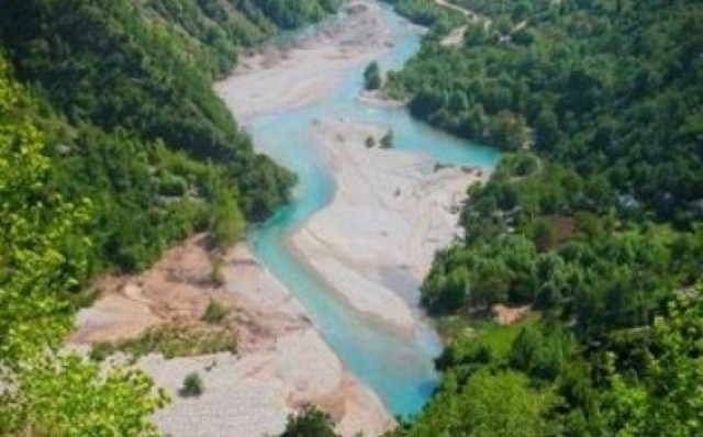 Περιπέτεια για τέσσερις φίλους που πήγαν εκδρομή