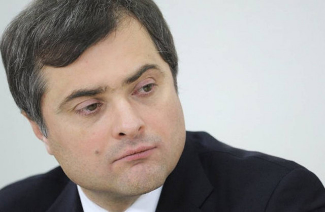 Ρωσία: «Διαμάχη» εξουσίας η παραίτηση Σουρκόφ